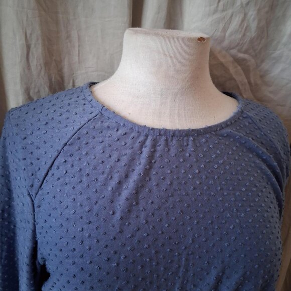 W5 Womans Blouse Top Blue LARGE Geometric 3/4 Sleeve Zipper Round Neck nwt - Picture 2 of 8